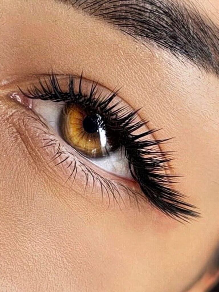 Extensions de cils — Younica, St-Hubert